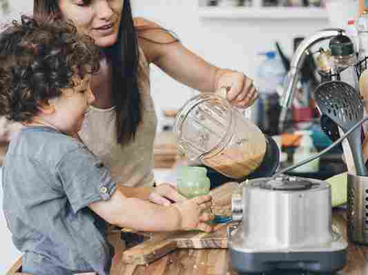 Is protein powder good for kids? Risks and alternatives